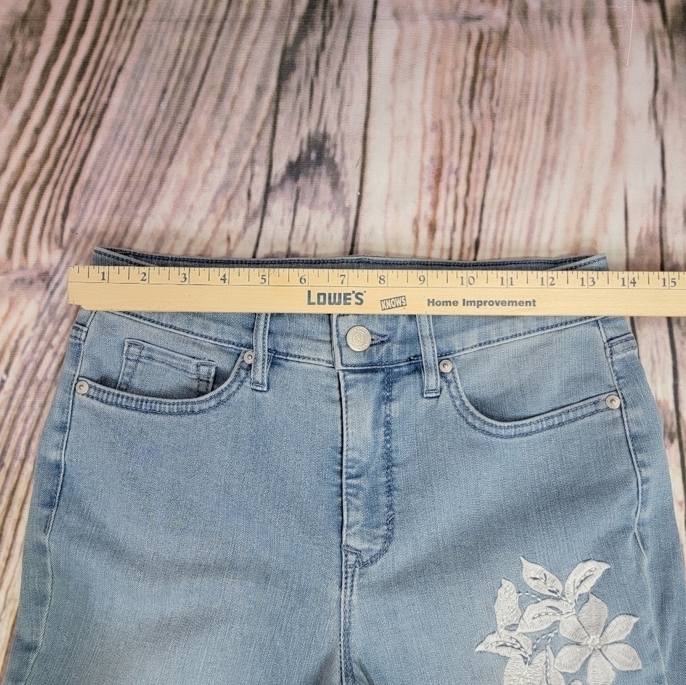 𝅺Martha Stewart Embroidered 5-Pocket Ankle Jeans - Picture 12 of 14